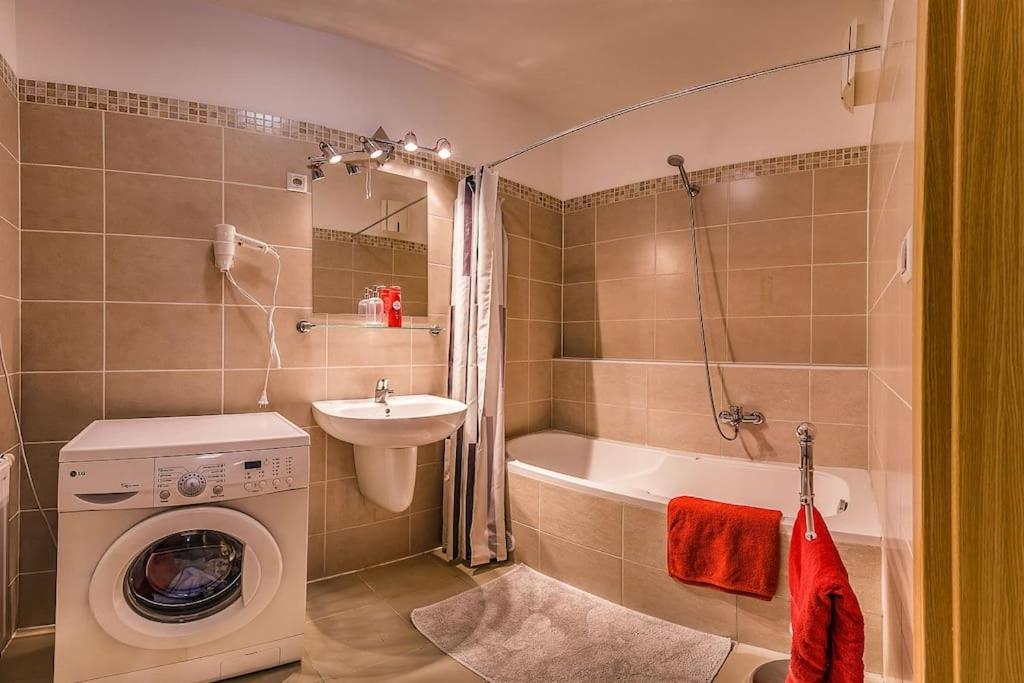 Premium Apartment By Hi5- Cp With Free Parking Budapest Exterior foto